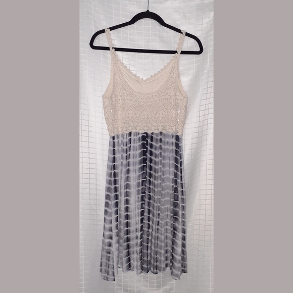 Mystree Crotchet Tie Dye Dress Sz S - Picture 8 of 9